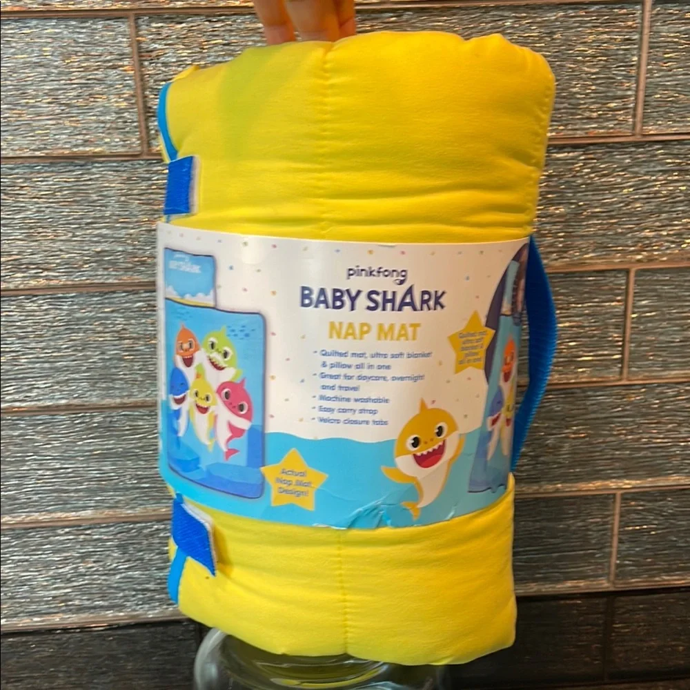 NEW Baby Shark Nap Mat Nickelodeon Family Mommy Shark Daddy Shark Pinkfong tote